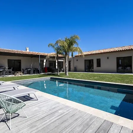 Beauvallon Piscine, Fitness, Cinema Et Golf Grimaud